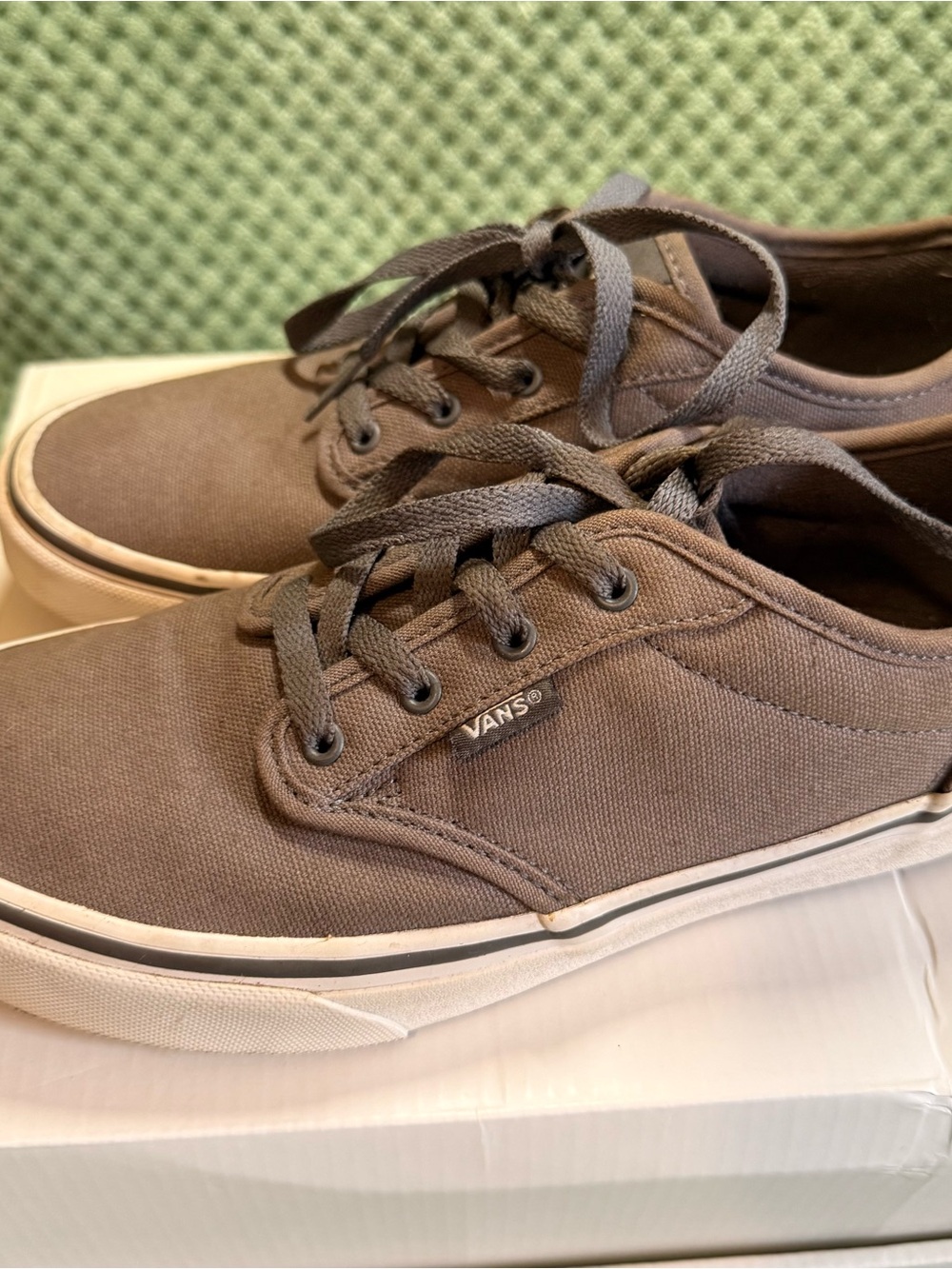 Vans youth size 5 Era Canvas Sneakers in Brown